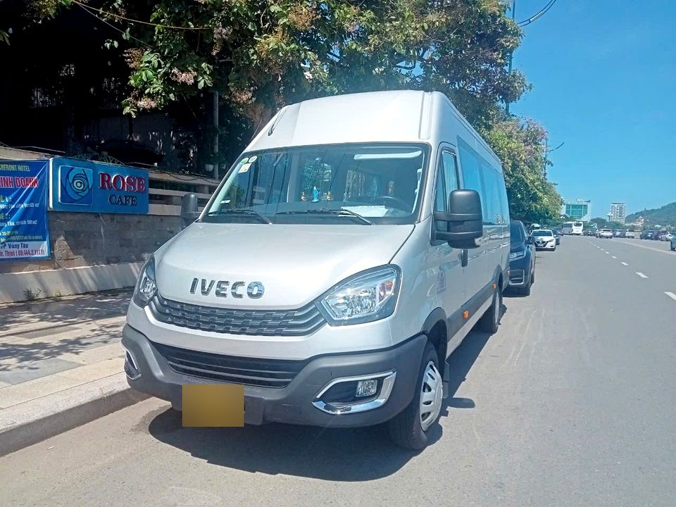 Iveco Daily large minibus for private group travel in Vietnam