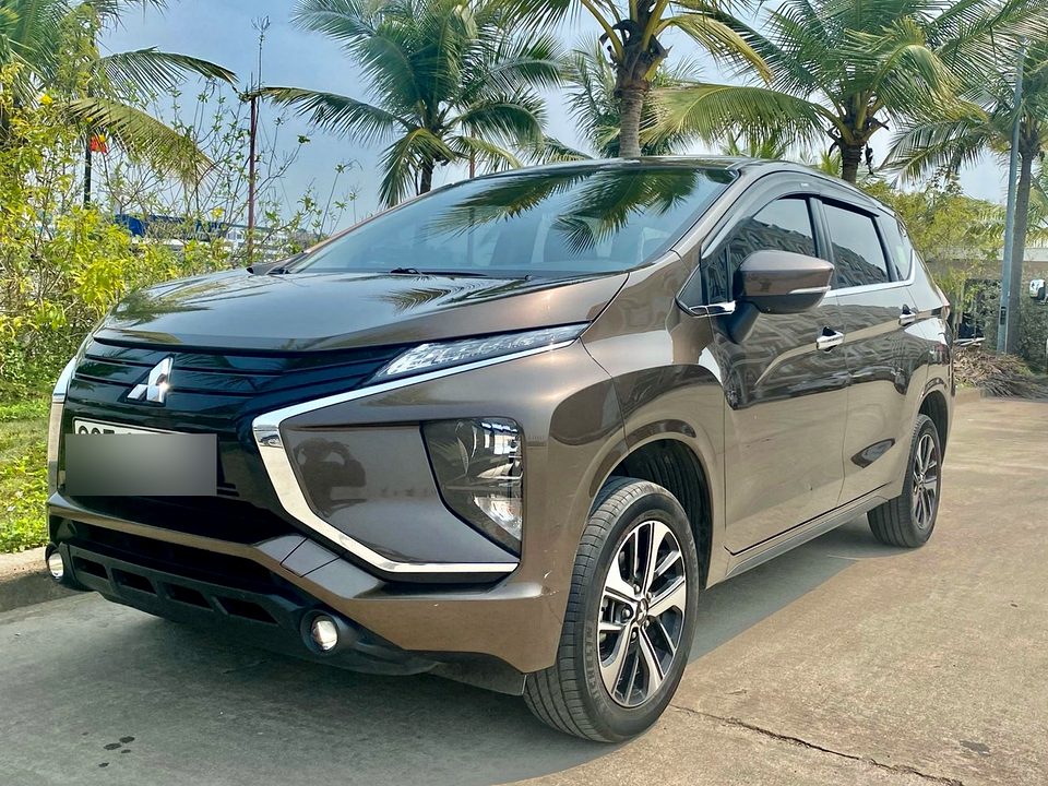 Private car with driver in Vietnam – Mitsubishi Xpander 7-seater
