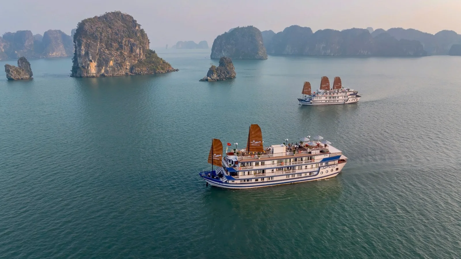 Signature Cruise Bai Tu Long